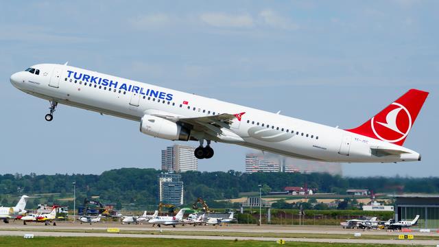 TC-JSC:Airbus A321:Turkish Airlines
